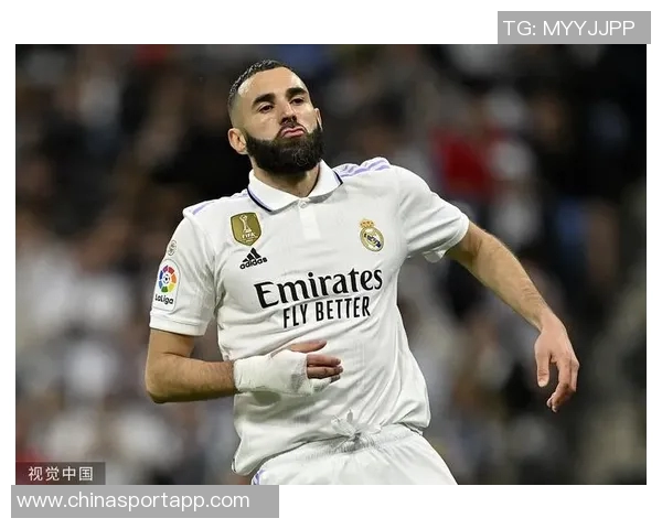 本泽马回应传闻称要求吉达联合签索拉里纯属记者幻想 本泽马回应传闻称要求吉达联合签索拉里纯属记者幻想