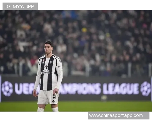 意媒曝弗拉霍维奇今夏曾被比利亚雷亚尔追逐但拒绝加盟