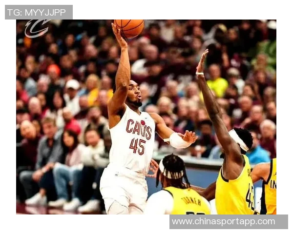 米切尔半场表现亮眼5中3贡献7分1板2助2断展现实力 米切尔半场表现亮眼5中3贡献7分1板2助2断展现实力