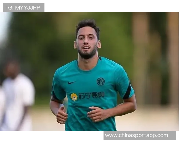 加拉塔萨雷内部人士澄清未与恰尔汗奥卢接触的消息 加拉塔萨雷内部人士澄清未与恰尔汗奥卢接触的消息