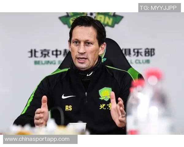 国足主帅候选人面试已进行三天结果将在本月内揭晓并计划重组 国足主帅候选人面试已进行三天结果将在本月内揭晓并计划重组