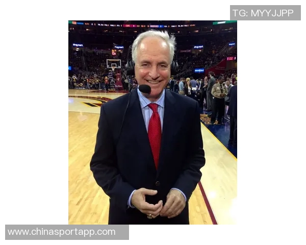 女主持与皮尔斯默契合作皮尔斯直言不愿与他人共做播客 女主持与皮尔斯默契合作皮尔斯直言不愿与他人共做播客