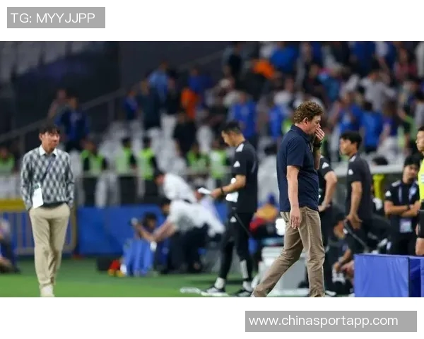 申花八次射门无果与蔚山战平阿苏埃错失单刀争议判罚引热议