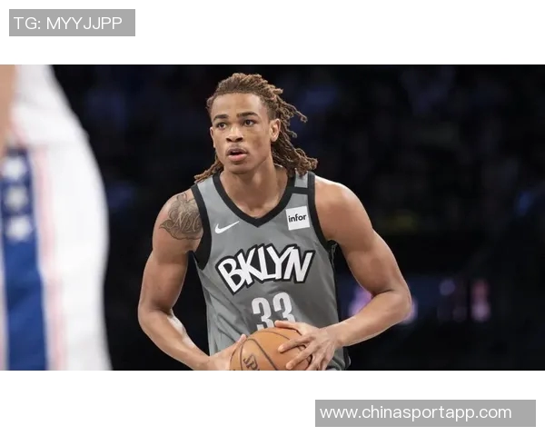 克拉克斯顿内线表现抢眼15分钟内高效拿下11分并抢8篮板 克拉克斯顿内线表现抢眼15分钟内高效拿下11分并抢8篮板