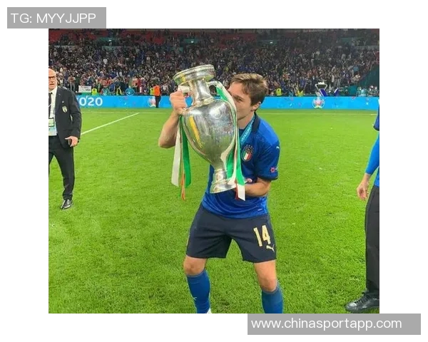 登贝莱荣归故里为家乡埃夫勒捧回金球奖杯引发热烈庆祝